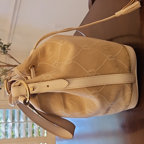 Dooney & Bourke Monogram Signature Drawstring Bucket Shoulder Bag White Leather - Picture 8 of 17